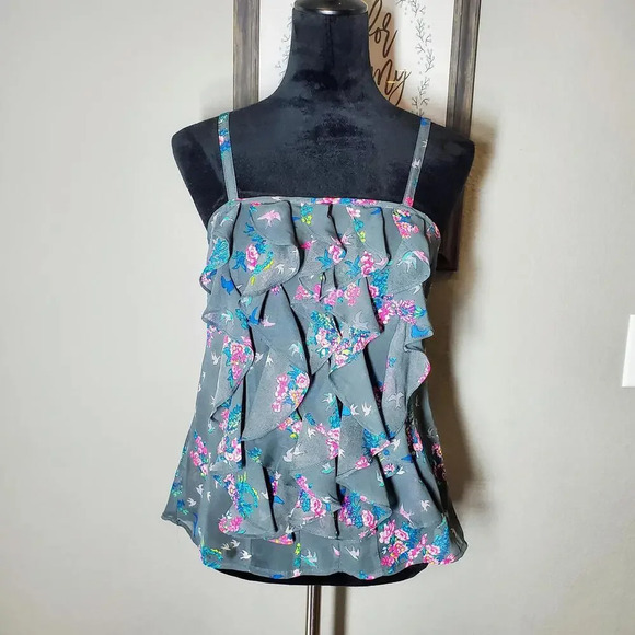 No Boundaries Gray Floral Ruffle Front Blouse Size Medium NWOT - Picture 1 of 12